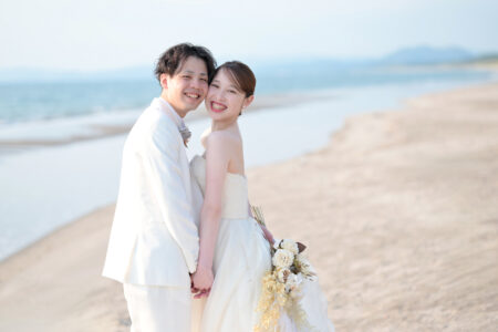 【鹿児島】吹上浜赤フン海岸ドレス前撮り-ライトプラン | 前撮り・フォトウェディング・ブライダル撮影専門スタジオフィール