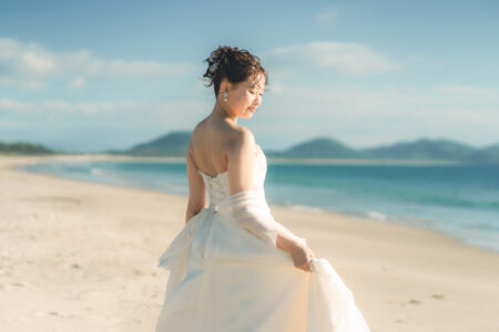 【福岡】馬と海のドレス前撮り-プレミアムプラン | 前撮り・フォトウェディング・ブライダル撮影専門スタジオフィール